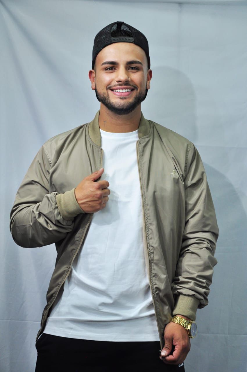 Chaqueta Impermeable N132c – Estilo Clásico para Toda Ocasión